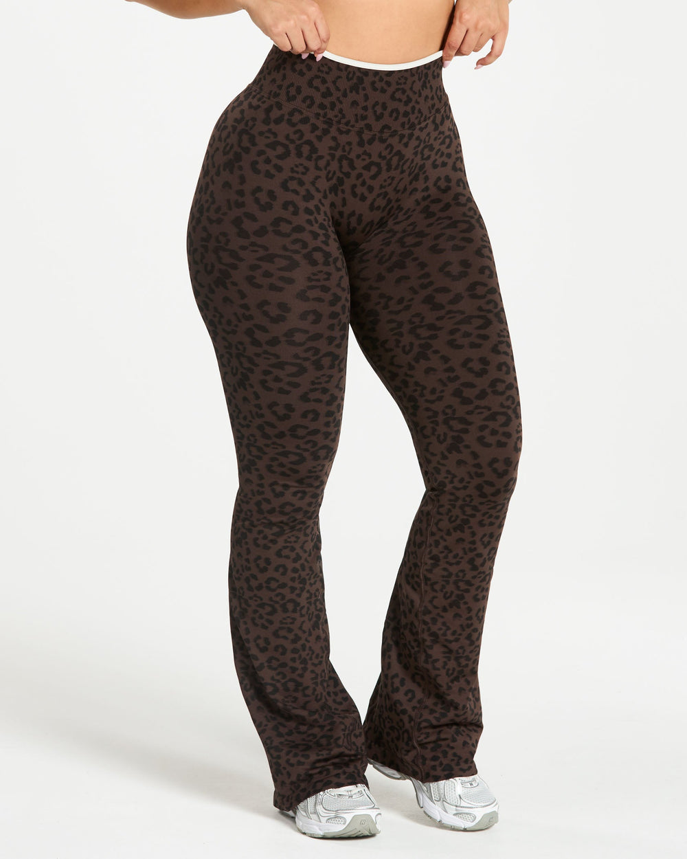 Legging évasé à coupe longue Sculpt Scrunch Contrastline « Léopard Espresso »